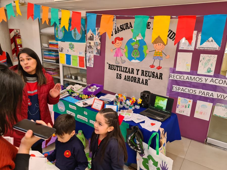 95	"Reciclamos Y Acondicionamos Espacios Para Vivir Mejor"	107	Jardín Nucleado 0-107 Director Roberto López Leytón	Inicial	Rivadavia