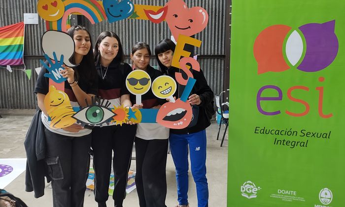 DGE realizó el Primer Encuentro Intercolegial de ESI en Capital (7)