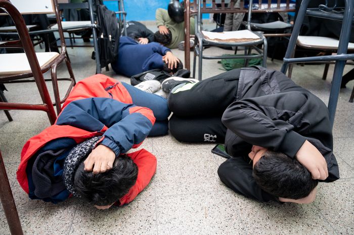 Simulacro Sismo_DGE y Defensa Civil acompañaron a la escuela Manzotti (10)