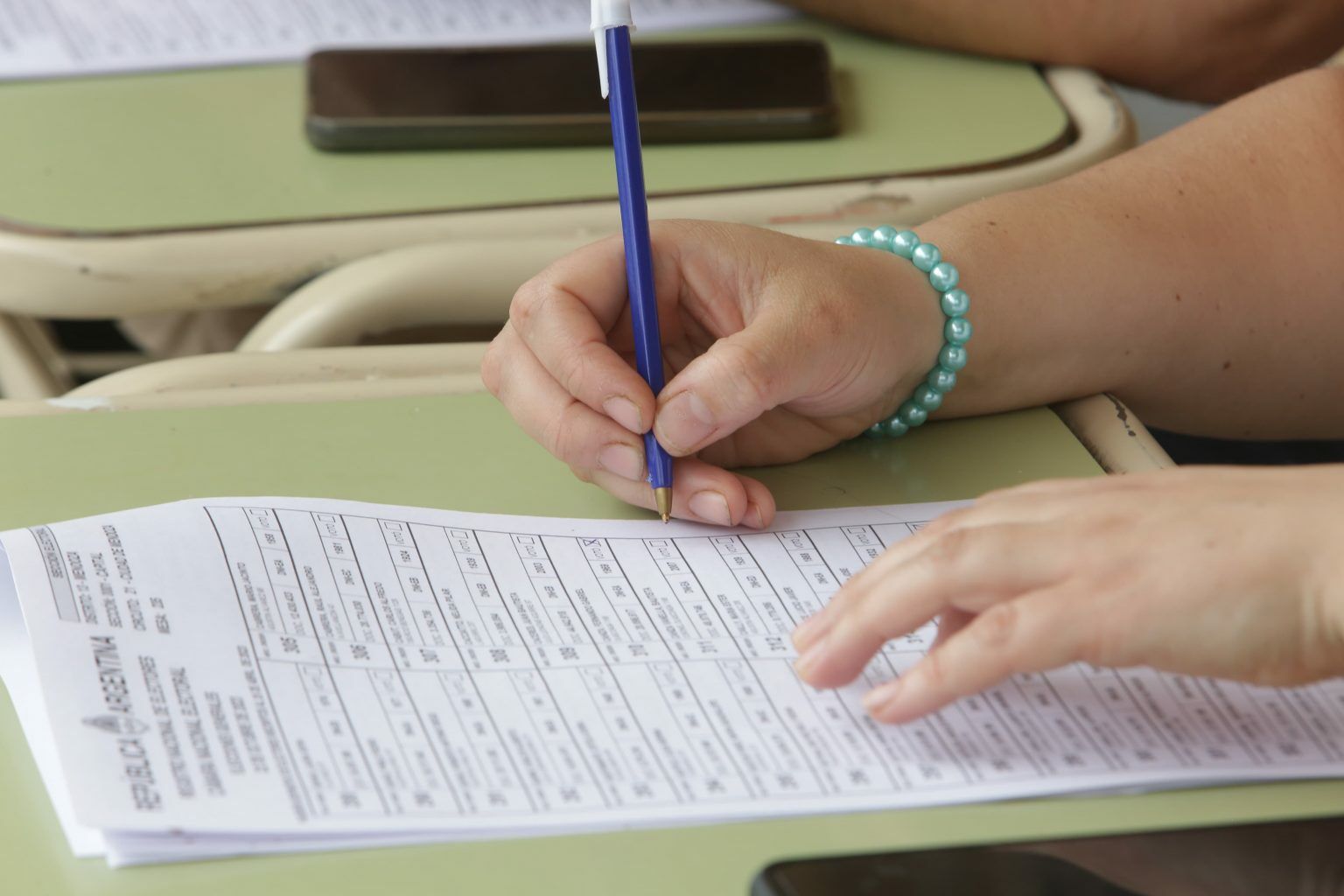 Convocan a docentes para desempeñarse como autoridades de mesa