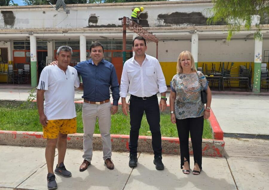 Tadeo García Zalazar: “Estamos desarrollando un proyecto integral de infraestructura en todas las escuelas”
