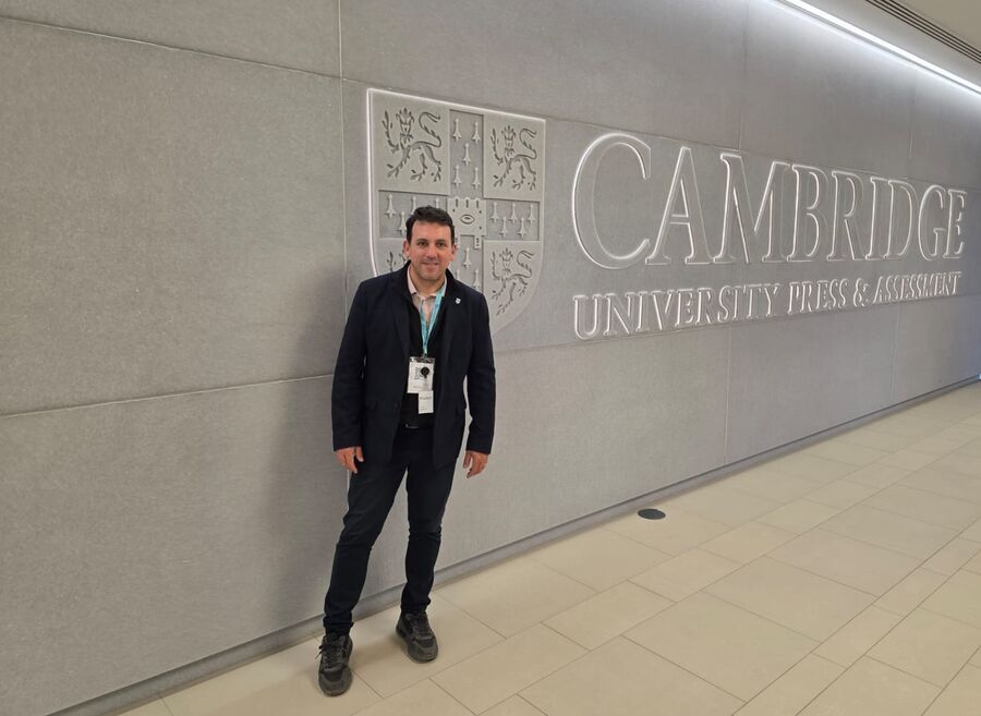 García Zalazar viajó a Inglaterra para abordar temas educativos