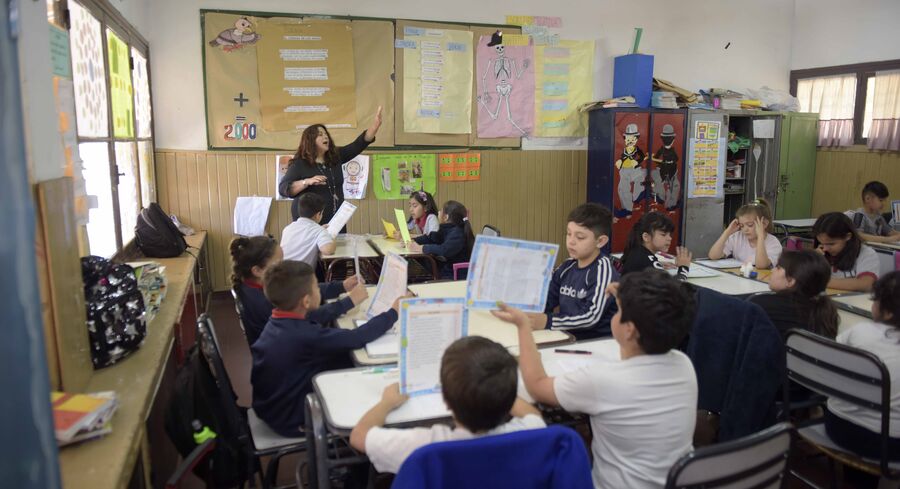 Está acreditada la primera cuota para útiles escolares e indumentaria