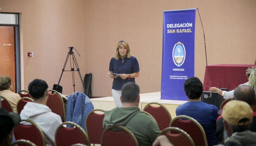 Celadores y serenos de San Rafael se capacitan en seguridad y vigilancia en escuelas