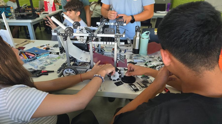 Comenzó la recta final para la competencia First Tech Challenge