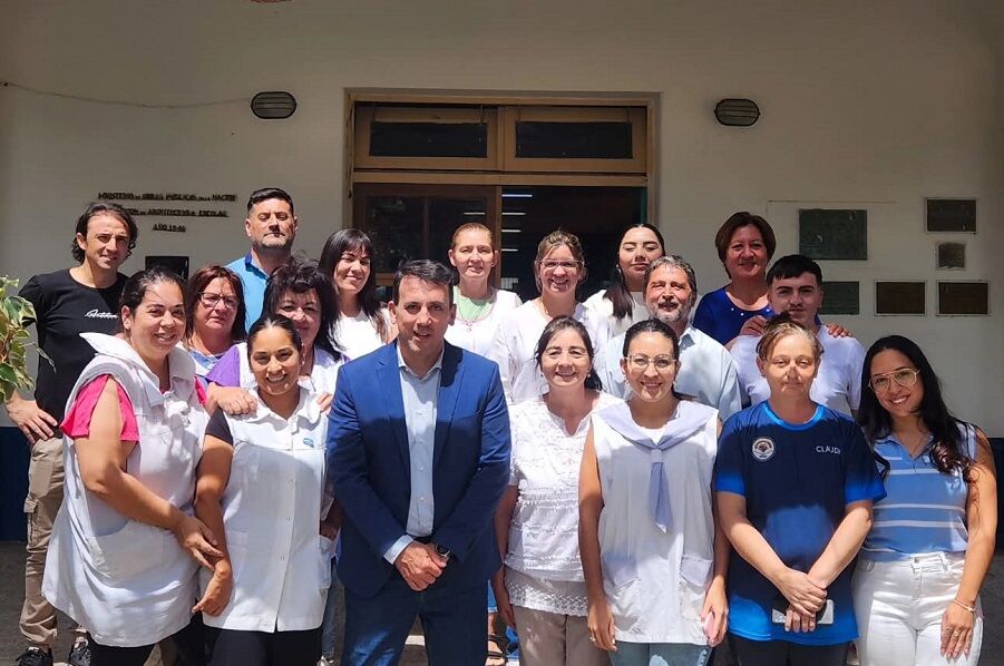 Tadeo García Zalazar visitó escuelas del Este mendocino