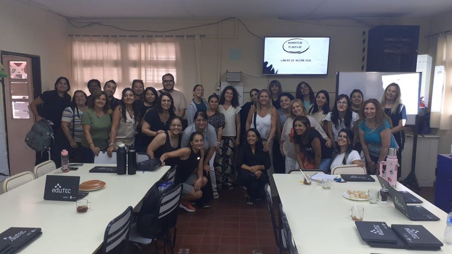 La escuela Abelardo Vázquez realizó una capacitación sobre Pizarra Digital e Inteligencia Artificial
