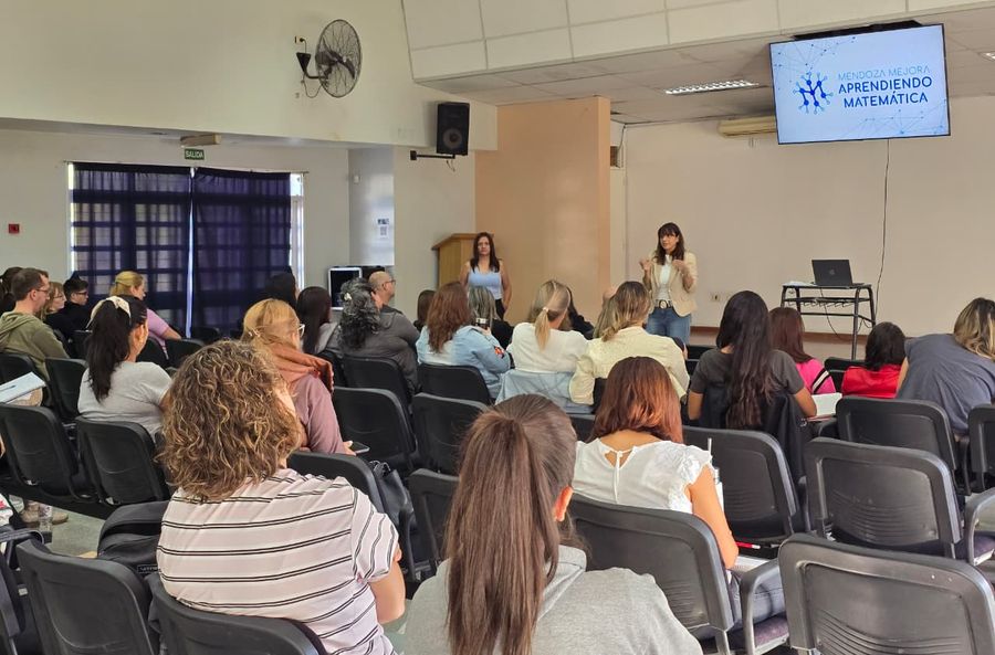 Comenzaron las jornadas de capacitación docente en Matemática