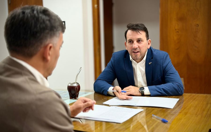 Director General de Escuelas, Tadeo García Zalazar y el intendente de Guaymallén, Marcos Calvente