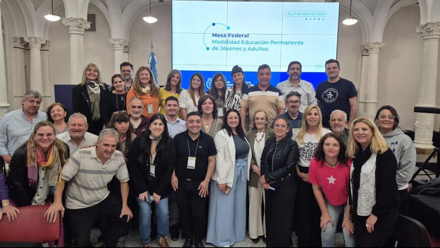 Mendoza expuso su modelo de CEPAS y avanzó en políticas de educación y formación profesional