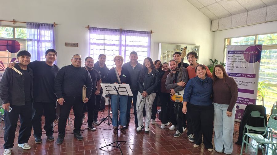 Continúan las actividades por el Mes de la Lectura en Voz Alta
