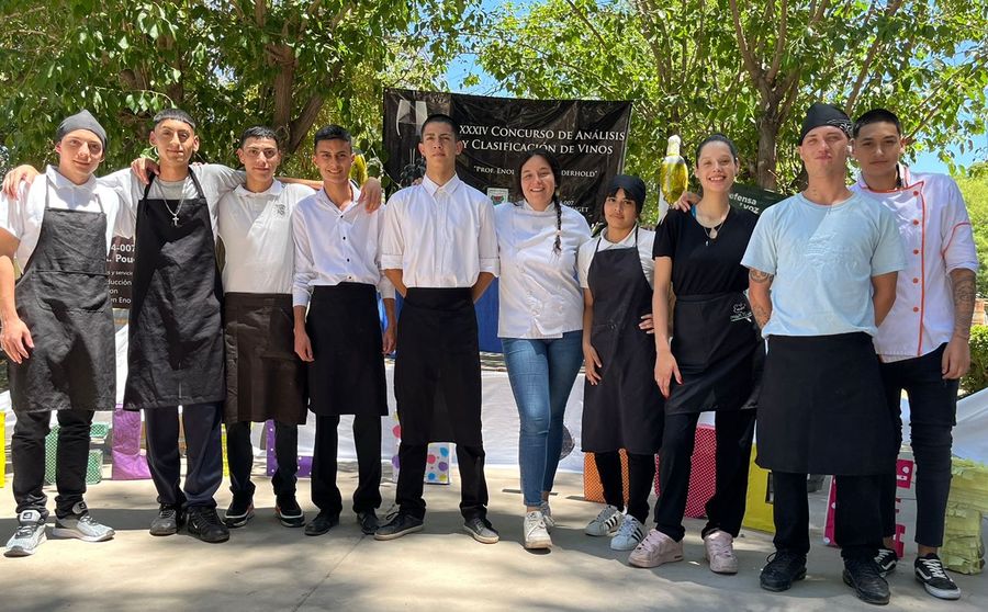 La EPS de Gastronomía de la Escuela Pouget celebra a sus primeros egresados