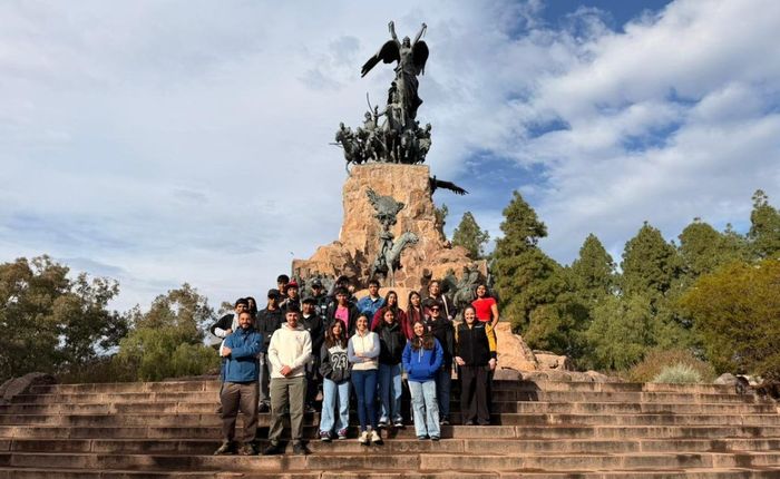 Estudiantes de Lavalle vivieron una experiencia educativa y cultural en el Parque General San Martín y el Cerro de la Gloria
