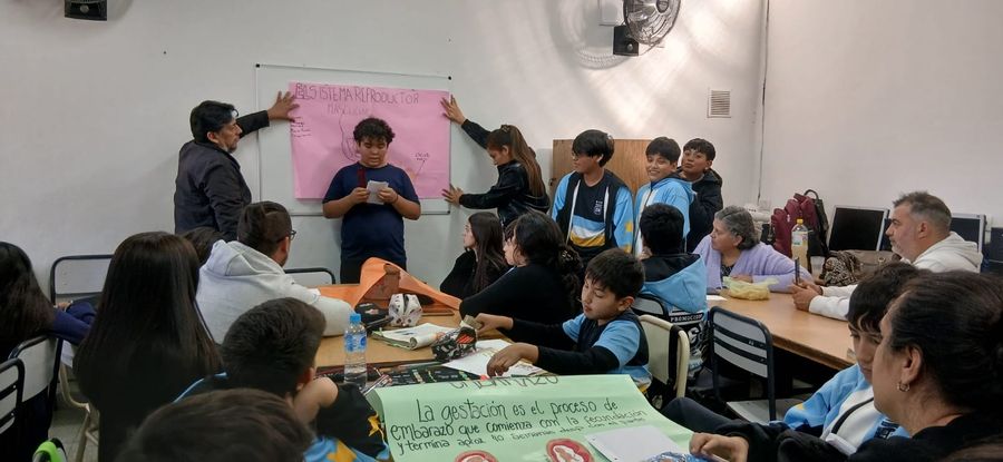 Una jornada sobre ESI unió a familias y estudiantes de la escuela Benegas