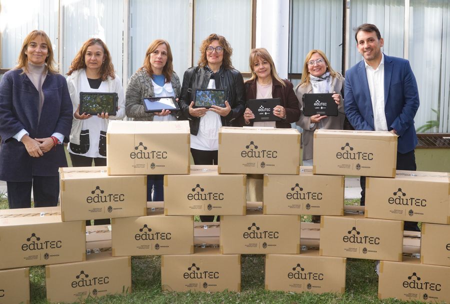 DGE entregó más de 1.000 tablets a escuelas de la provincia de Mendoza