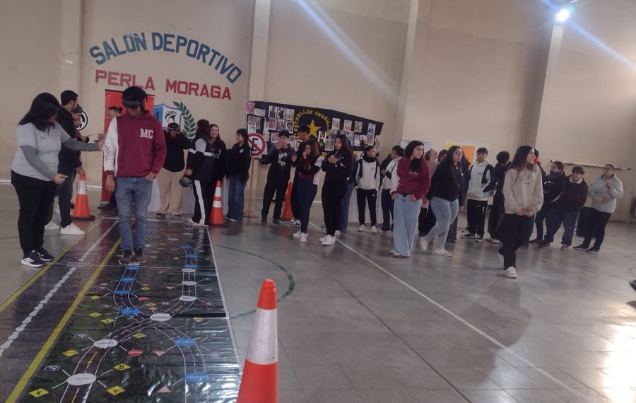 Las escuelas secundarias desarrollan actividades por el Día Nacional de la Seguridad Vial