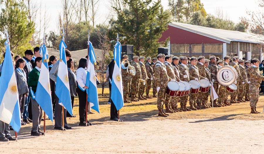 El Instituto Alfredo Bufano realizó una emotiva conmemoración patria interinstitucional