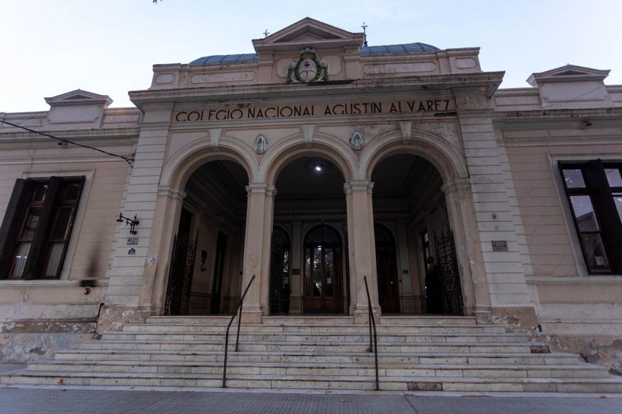 La histórica escuela Agustín Álvarez avanza con nuevas obras de infraestructura