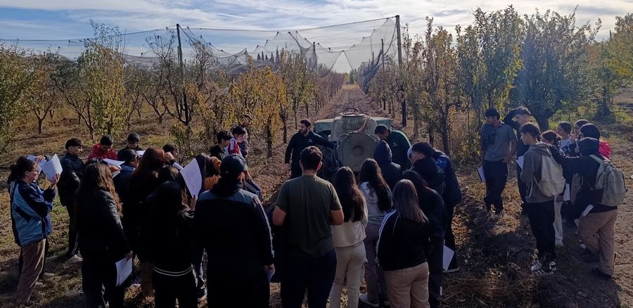La escuela Pouget, se capacitó Junto al ISCAMEN en Calibración y Regulación De Maquinaria Agrícola
