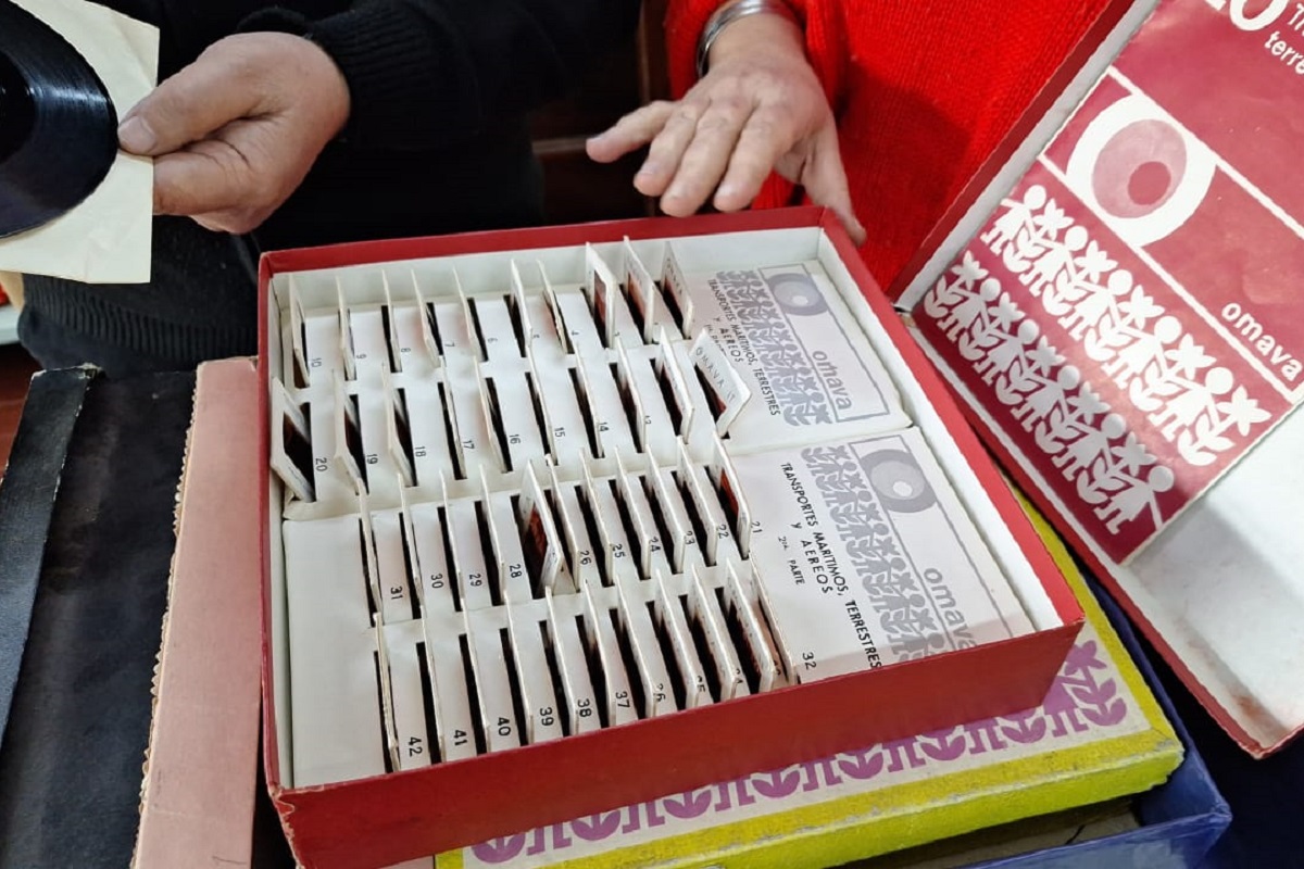 caja con vías positivas