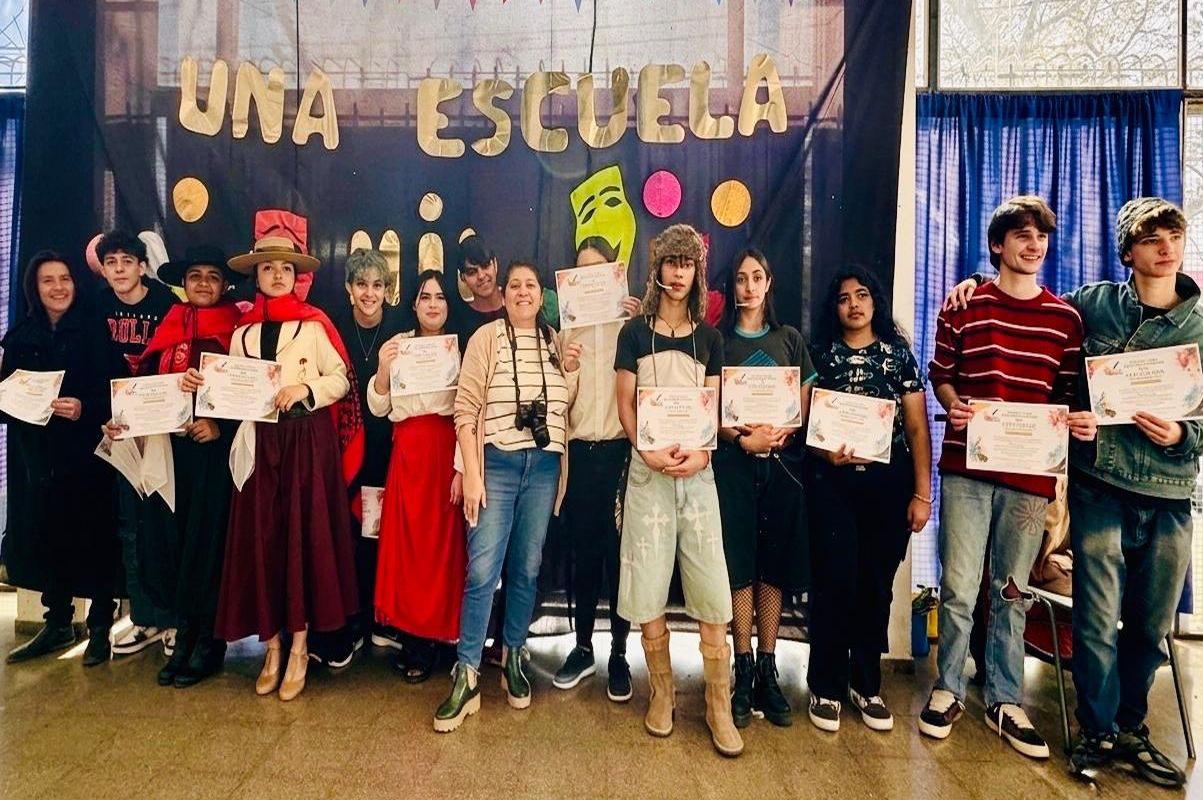 Estudiantes- actividades recreativas-docente-escuela- cartelera Estudiantes- actividades recreativas-docente-escuela- cartelera