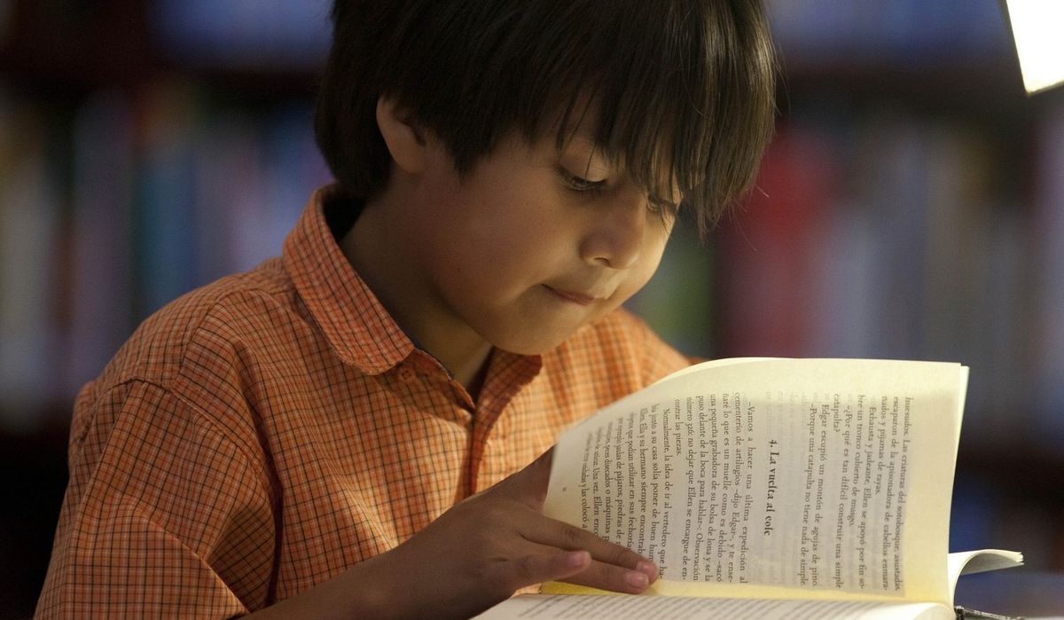 niño leyendo
