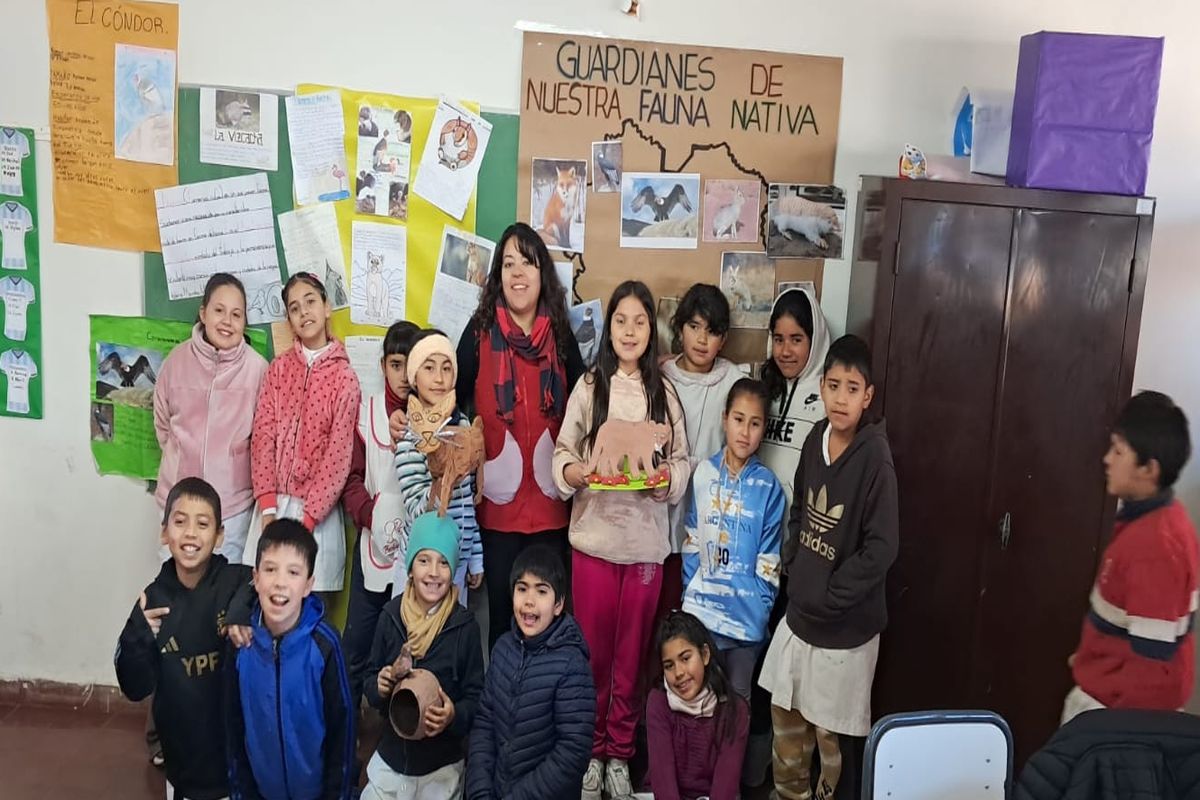 estudiantes-docente-aula