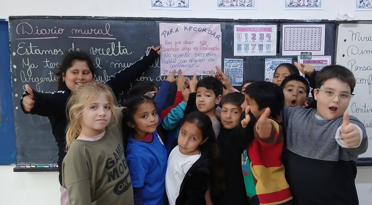 Día de Sensibilización y Formación contra la Trata, la Explotación y el Grooming - Afiches - estudiantes de secundaria