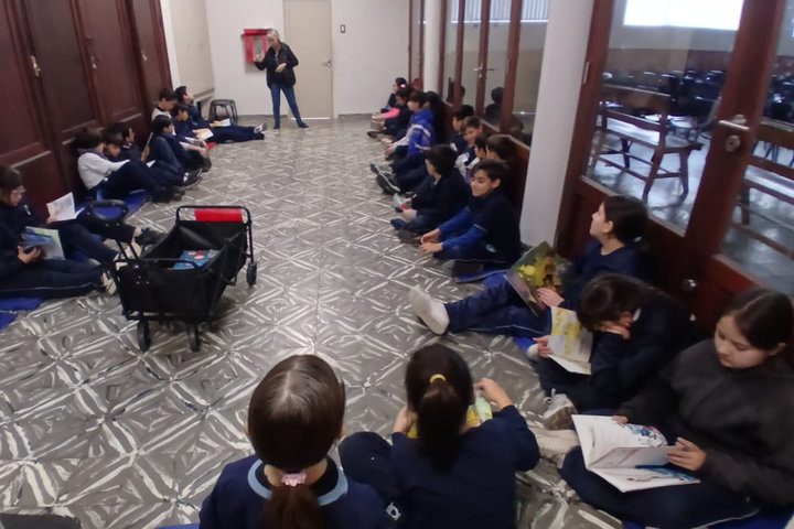 Estudiantes-docentes-aula