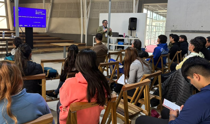 Se-desarrollo-con-una-gran-convocatoria-el-2do-Congreso-de-Educacion-Fisica-