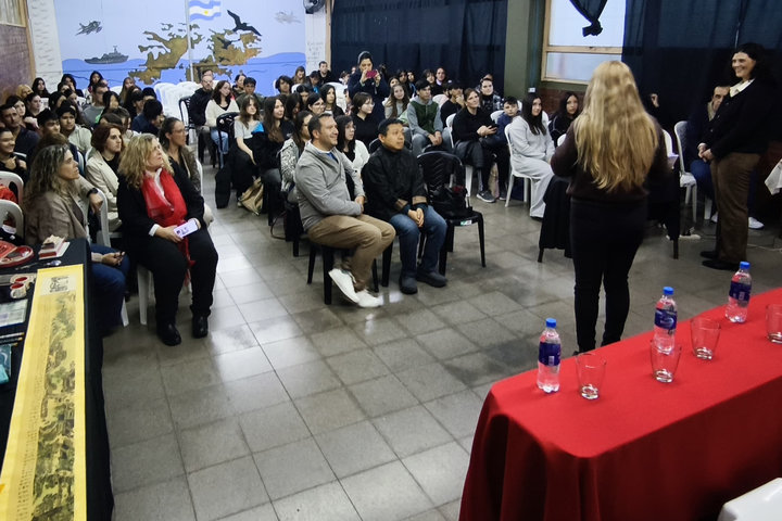 Portal Educativo DGE Gobierno de Mendoza docentes y estudiantes del Instituto Confucio analizaron la experiencia educativa de su aprendizaje