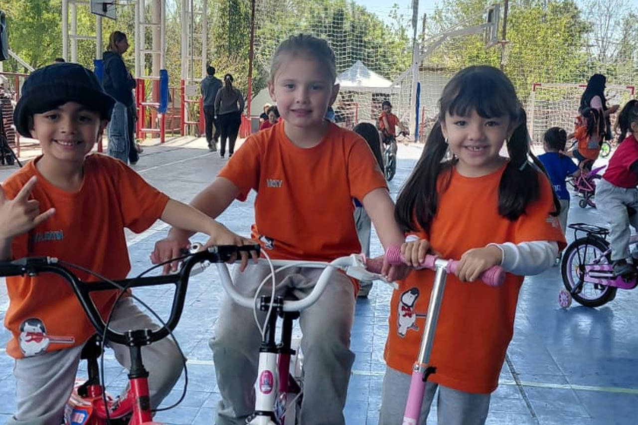 bicicleteada-reunio-a-estudiantes-de-Nivel-Inicial.