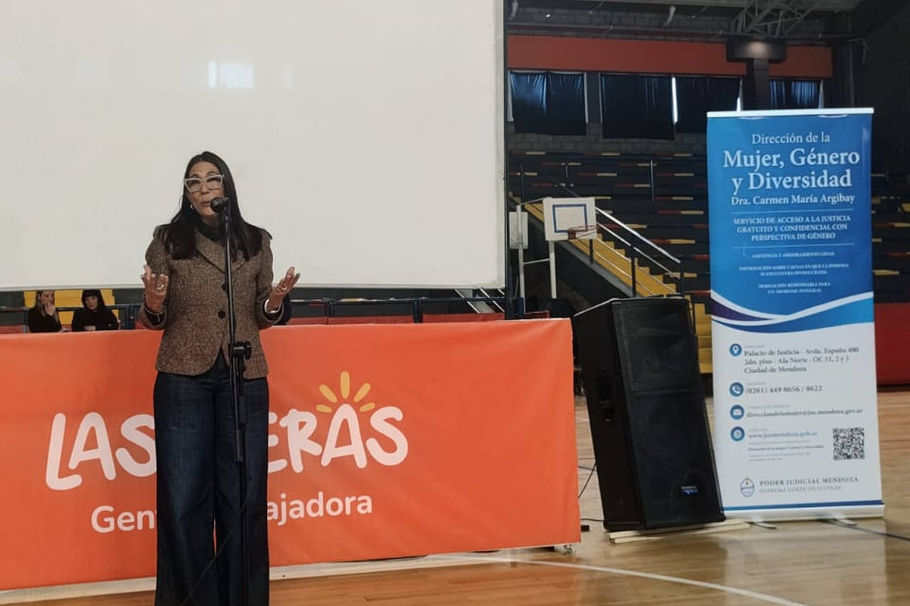 charlas sobre violencia digital y grooming