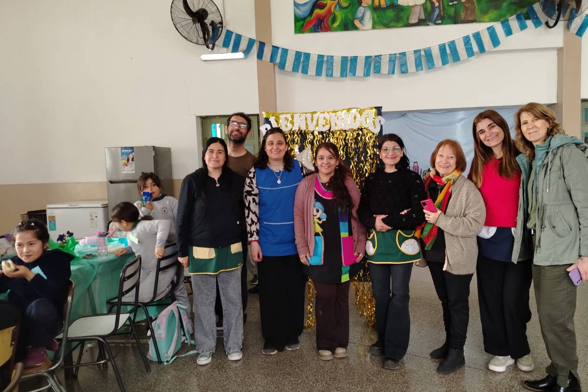 padres, docentes y estudiantes