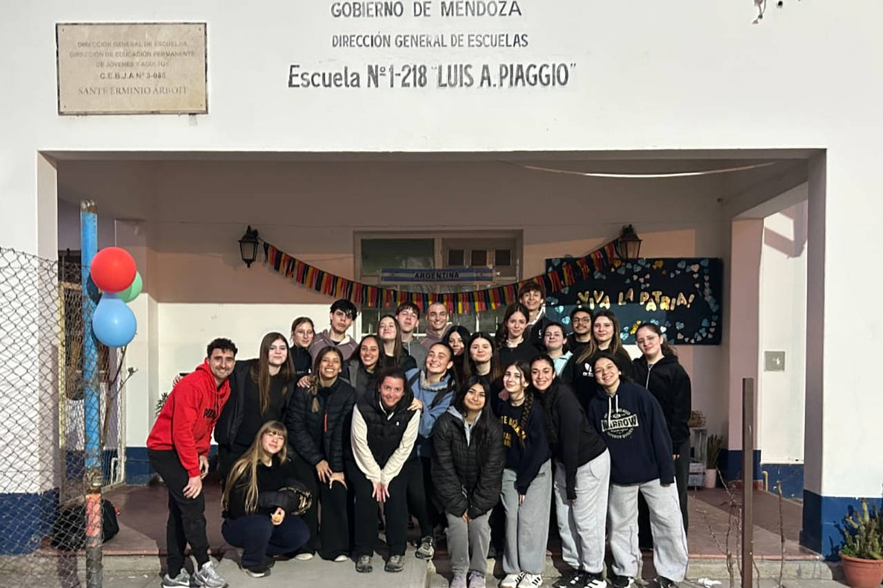 estudiantes en actividad escolar recreativa