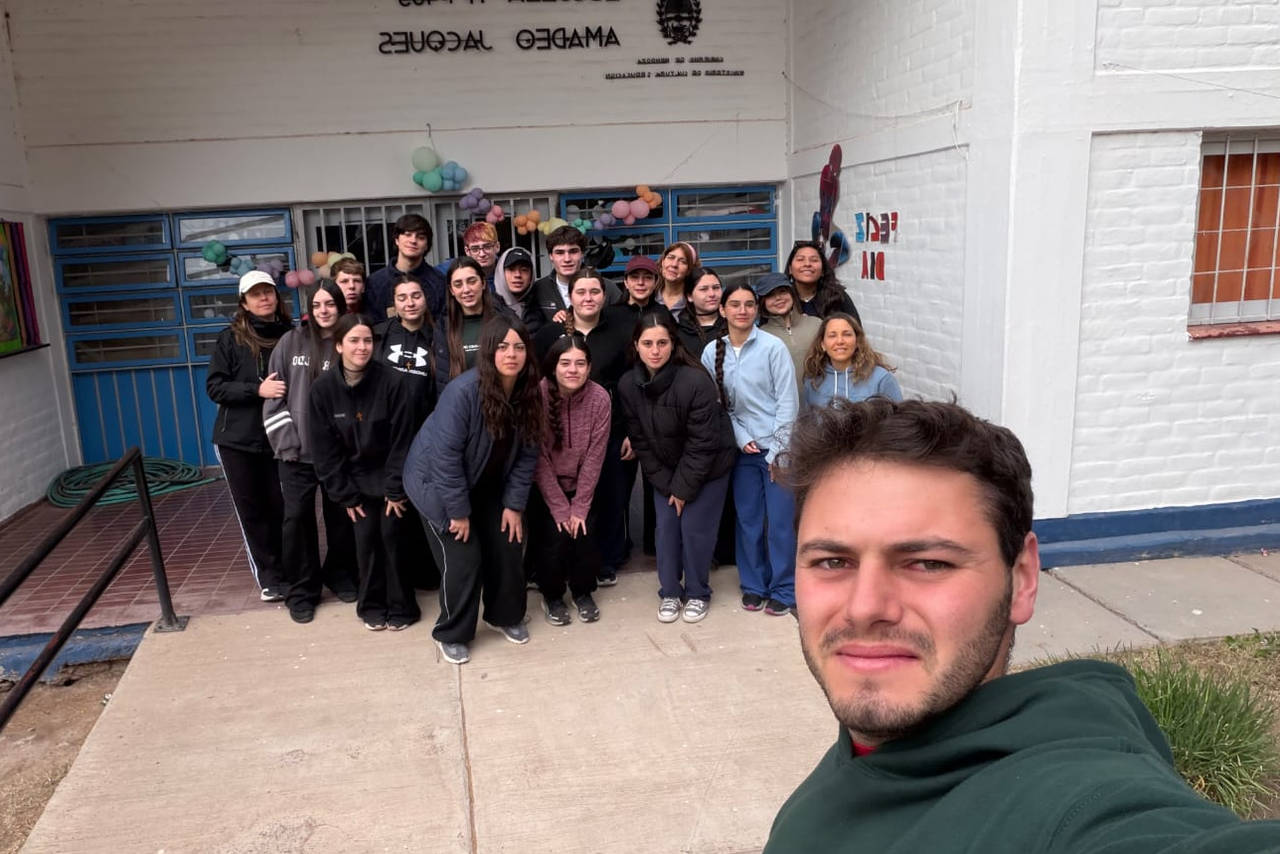 estudiantes en actividad escolar recreativa