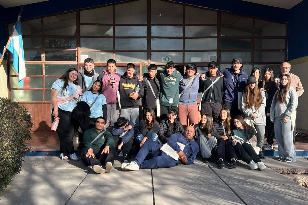 estudiantes en actividad escolar recreativa