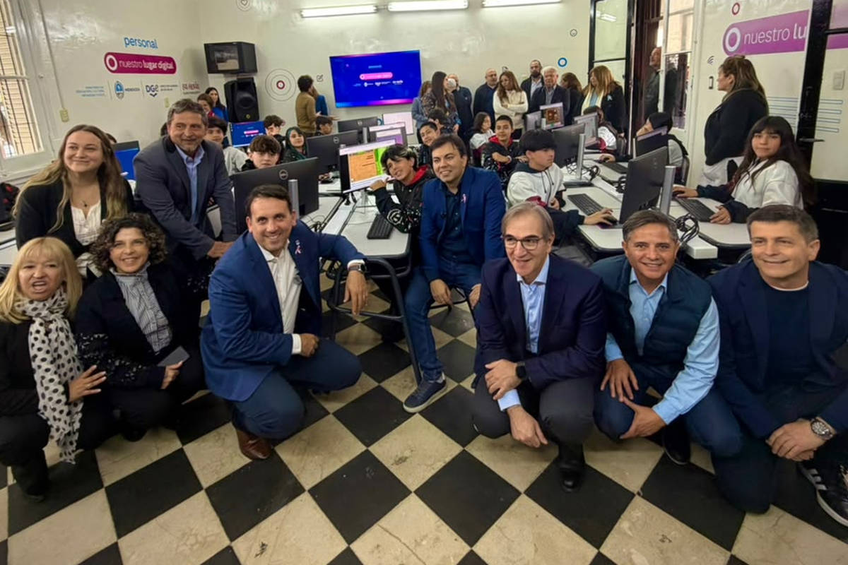 DGE y Las Heras inauguraron un aula de formación digital e IA