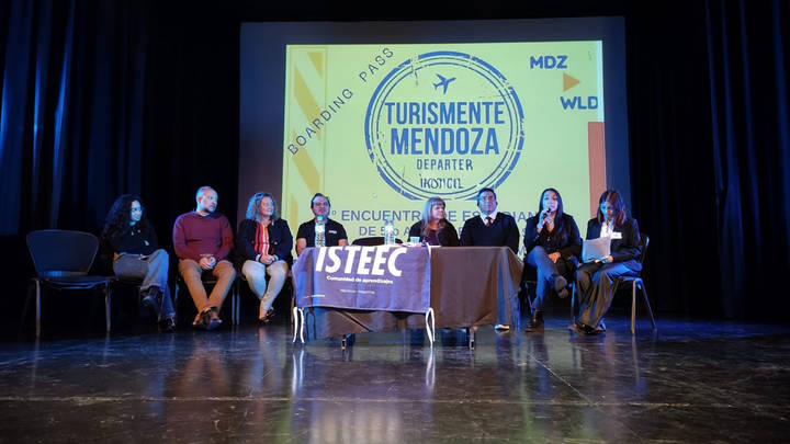 Encuentro-de-Estudiantes-de-Turismo