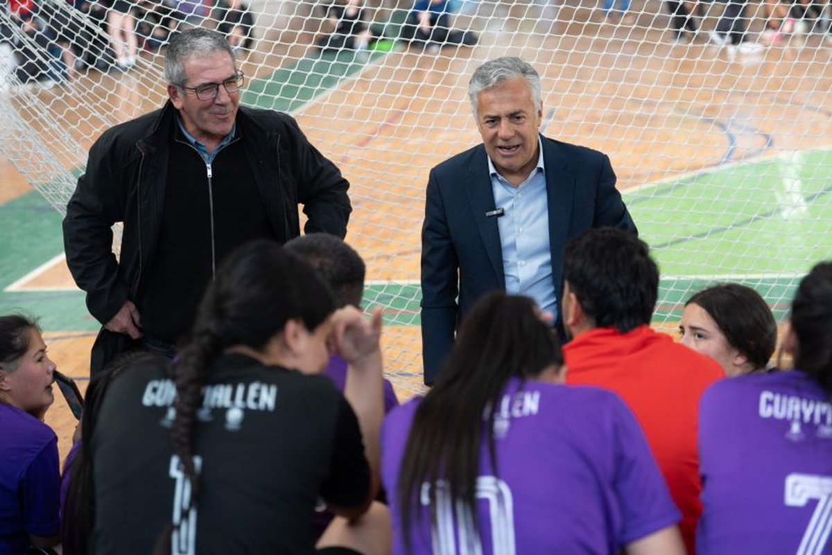 El Gobernador presenció las finales del programa Deporte Escolar
