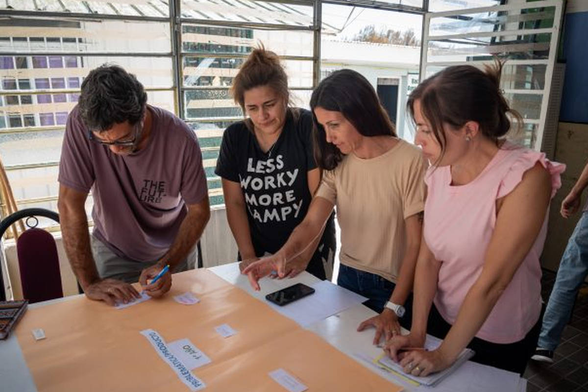 Los días 16 y 17 de octubre, General Alvear será sede de un encuentro presencial y virtual destinado a profesionales del ámbito educativo, que abordará los desafíos de la gestión institucional mediante especialistas, talleres e intercambio de experiencias. La propuesta contará con resolución de puntaje de la DGE.
