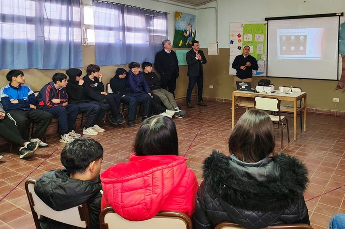 Mes de la Educación Financiera en las escuelas secundarias de Mendoza