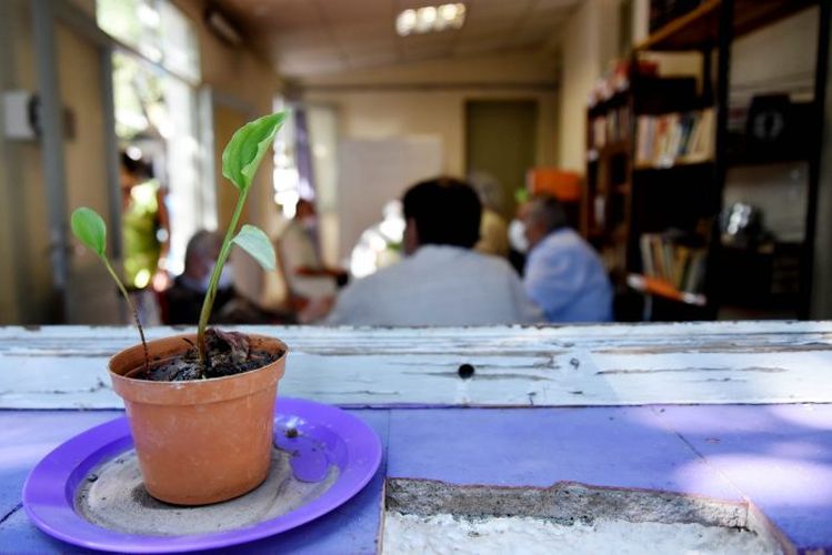 Adultos mayores comenzaron las clases para terminar la primaria (11)