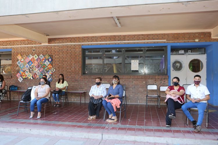 Escuelas de primaria y secundaria realizan actos de colación_2020-protocolos establecidos (2)